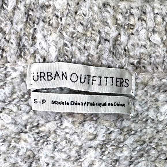 Urban Outfitters V-Neck Marled Gray Sweater - Size Small - Picture 4 of 4